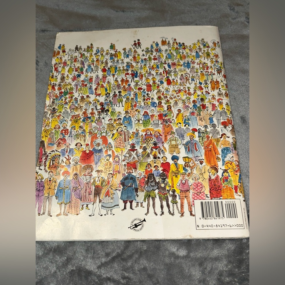 People by Peter Spier, Vintage Paperback, Extra Large Book, 1980 - Picture 8 of 8